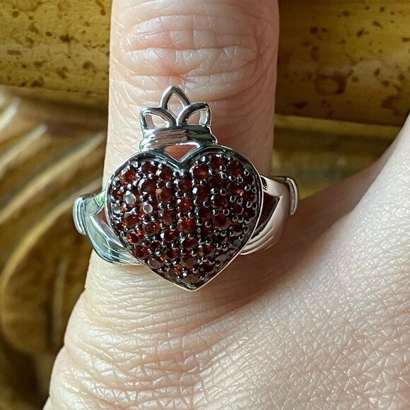 Natural Red Garnet Sterling Silver Claddagh Ring Size 5 - Picture 1 of 9